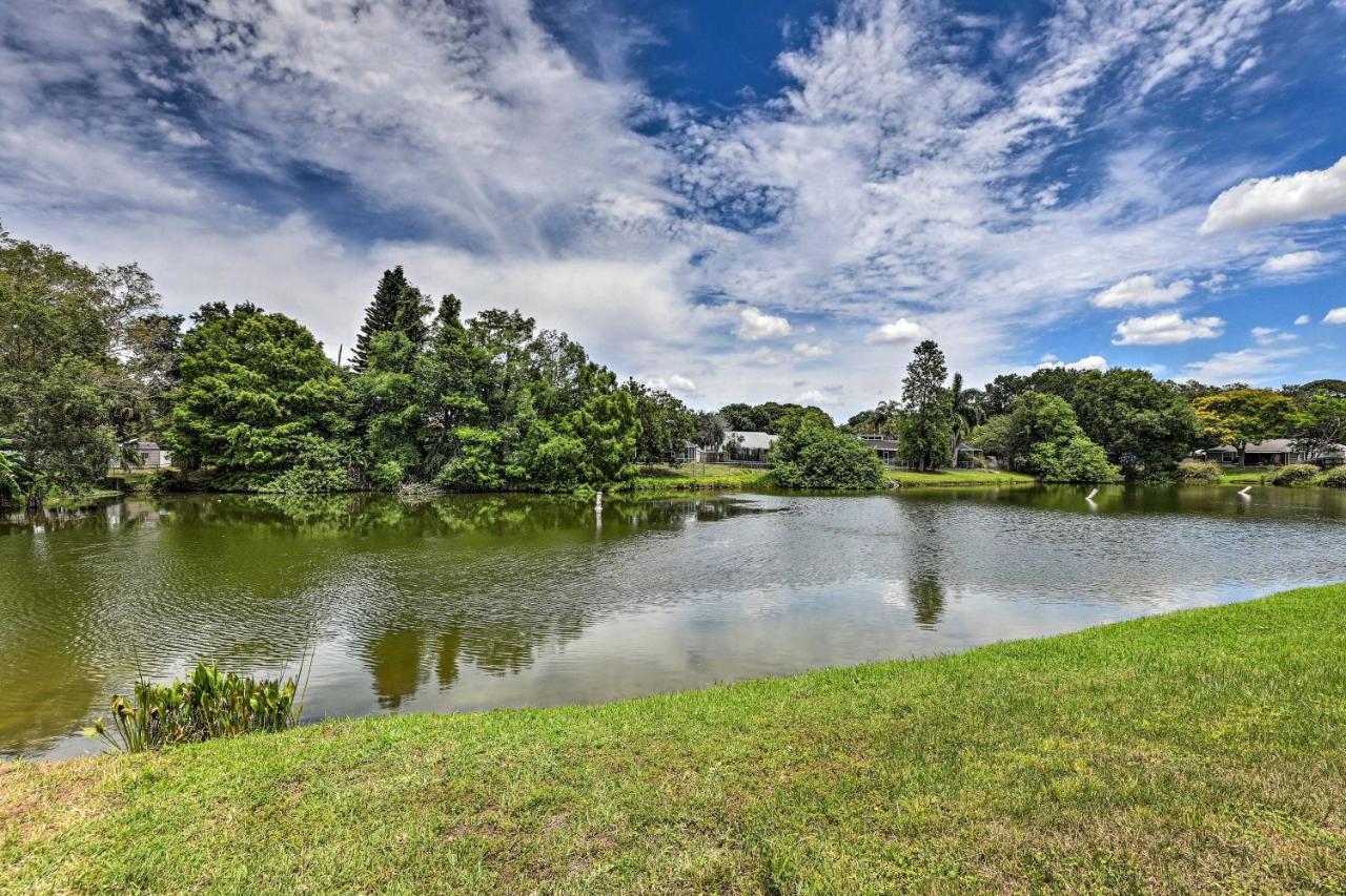 Lanai And Pond At Tranquil Bradenton Retreat!ヴィラ エクステリア 写真